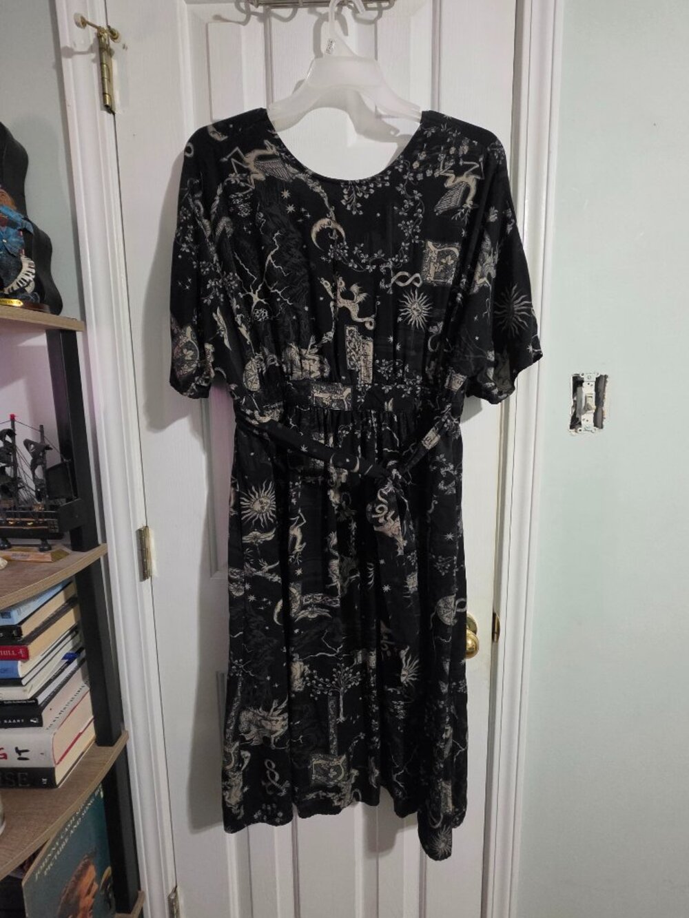 Isolde Medieval map Tie Back Midi Dress